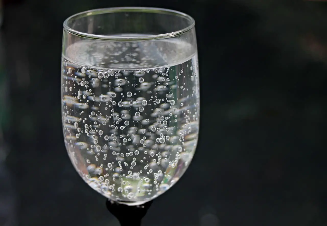 water glass, water, mineral water-2686973.jpg